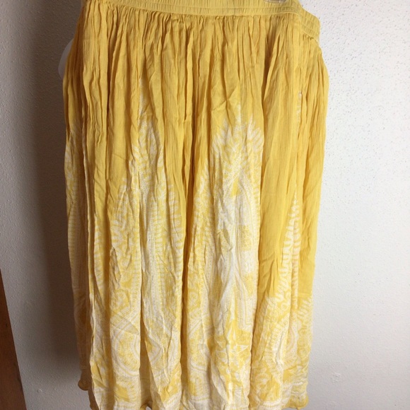 Flowy skirt in sun glow pattern - Picture 8 of 9